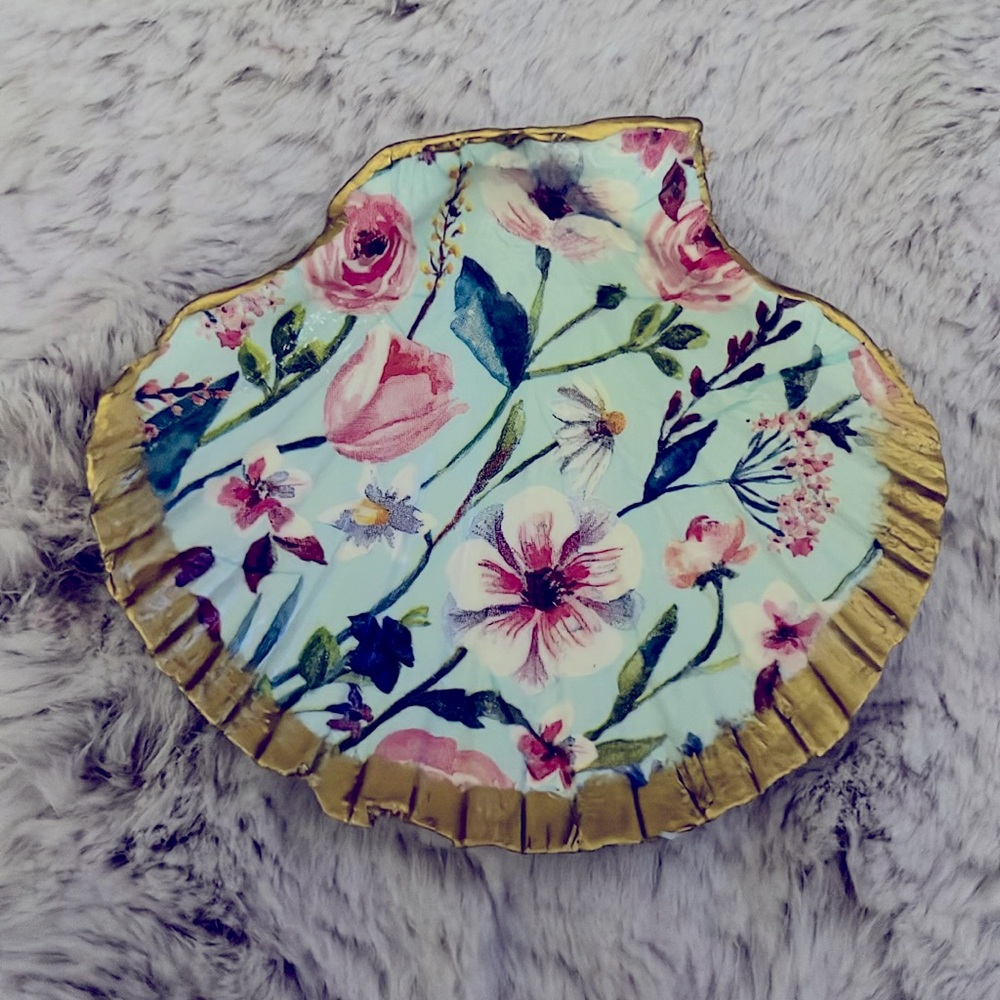 Hand made Decoupage and painted Seashell